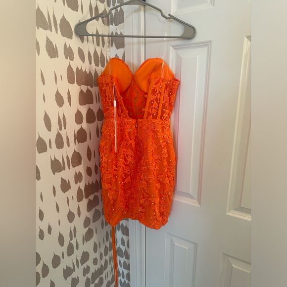 Fancy Vestido Sweetheart Orange Appliqued Bodycon Homecoming Dress - Picture 3 of 3